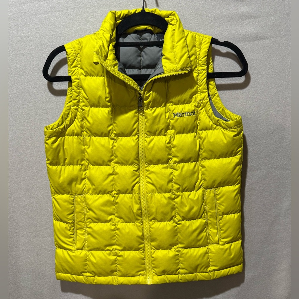 Marmot Down 75% Fill Puffer Vest Yellow Large Girls Youth - Stain